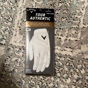 Callaway Tour authentic golf glove.